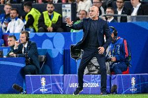 德拉富恩特執(zhí)教西班牙25勝僅用33場，僅次于博斯克