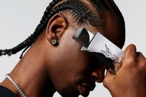 代言范圍廣泛！知名品牌官宣亞歷山大為旗下香水代言