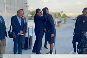 曼市德比還能上嗎？馬爾穆什世預(yù)賽傷退，拄拐回到開羅