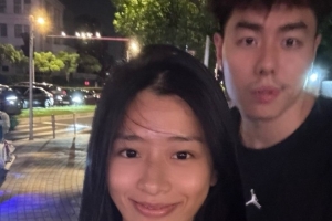 鉆戒閃閃發(fā)亮！李添榮愛人更新社媒 曬出多張近照