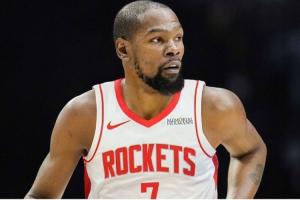 可和火箭簽2年1.24億！隊(duì)記：若KD恢復(fù)自由身 他永遠(yuǎn)都可能來熱火