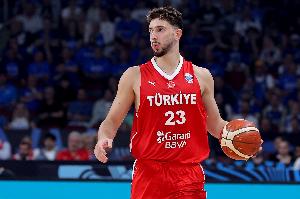 火箭官方曬申京三雙：申京在土耳其戰(zhàn)勝波蘭的比賽中統(tǒng)治全場??