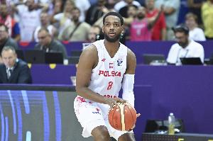 得分利器！波蘭歸化球員勞埃德場(chǎng)均砍22.4分賽會(huì)第5！另有1.3斷