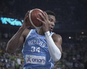 本場16罰！斯潘：字母哥本應(yīng)獲得更多罰球 他每場少罰了4-6個