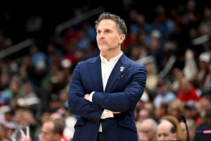 美記：尼克斯將聘請(qǐng)圣約瑟夫大學(xué)主帥比利-蘭格加入其教練團(tuán)隊(duì)