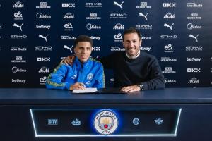 劉神留隊(duì)！官方：曼城與里科-劉易斯續(xù)約至2030年