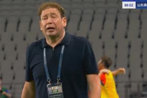 媒體人：斯盧茨基那神態(tài)讓我想到阿莫林，球可以輸教練不能崩啊
