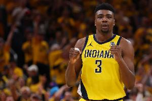 名記：尼克斯近日考慮過簽托馬斯-布萊恩特 但最終選了補后場