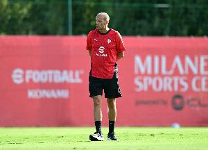 阿萊格里：萊奧傷病比較麻煩明天無法出戰(zhàn) 米蘭夏窗運(yùn)作非常出色