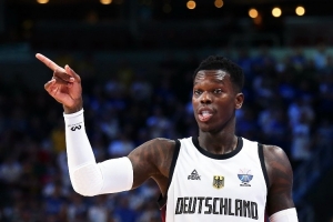 媒體人：德國取得佳績&出現(xiàn)黃金一代 是積極擁抱黑人運動員的結(jié)果