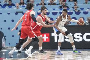 字母哥回應(yīng)申京：我即將迎來(lái)NBA第13個(gè)賽季 我已贏(yíng)得了所有的一切