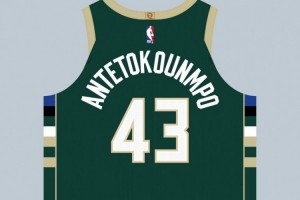 一年290萬合同！球衣記者：字母哥哥在雄鹿繼續(xù)穿43號球衣