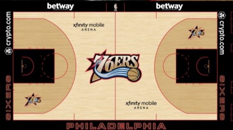 76人曬復(fù)古球場地板涂裝！看到這個(gè)時(shí)期的Logo吧友們最先想到誰？