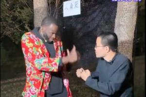 最軟八角籠之戰(zhàn)！追夢身穿東北花襖大戰(zhàn)徐靜雨 后者服軟送上果籃