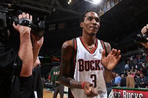 出道即巔峰代表！?！白钅贻p50分先生”詹寧斯36歲生日快樂??