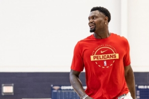 瘦虎！鵜鶘官方發(fā)布錫安最新訓(xùn)練照 瘦了不止一圈&狀態(tài)很好