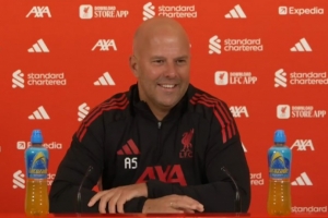 斯洛特：埃基蒂克道歉了沒罰款；努力才能有運(yùn)氣 勝利不是偷來的