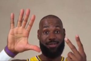 NBA版手勢舞！詹庫杜領(lǐng)銜眾將用手勢比出自己是第幾個賽季