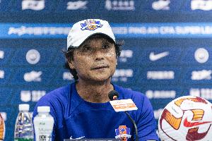 曲剛：本場(chǎng)勝利不僅鼓舞了士氣還堅(jiān)定了保級(jí)信心 感謝球員和球迷