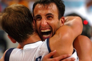 楊毅：給中國(guó)一個(gè)巔峰馬努能進(jìn)奧運(yùn)四強(qiáng) 當(dāng)時(shí)我們就缺支配球能手