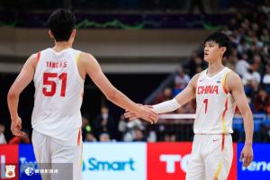 李京龍：根本沒法比 楊瀚森站的臺(tái)階更高 曾凡博簽籃網(wǎng)是商業(yè)運(yùn)作