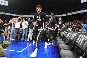 NBA中國(guó)賽或是曾凡博展現(xiàn)自己的最好機(jī)會(huì) 籃網(wǎng)目前競(jìng)爭(zhēng)激烈且殘酷