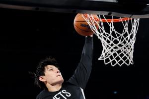 曾凡博G2被籃網(wǎng)DNP！媒體人不滿(mǎn)：你既然商業(yè)了就商業(yè)到底不是？