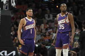 阿門(mén)打控衛(wèi)？尼克-楊：發(fā)生在布克身上的事又來(lái)了 讓人強(qiáng)行打控衛(wèi)