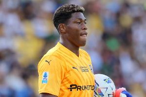 補(bǔ)時(shí)撲點(diǎn)立大功！記者：米蘭派球探考察鈴木彩艷，現(xiàn)身價(jià)2000萬歐