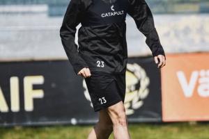 千人漁村創(chuàng)造奪冠奇跡！19歲國青隊(duì)長艾菲爾丁曾租借至此但0出場