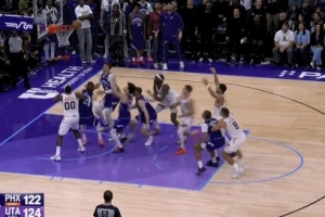 真戲劇性！布克第二罰不中&奧尼爾補(bǔ)籃不中 馬威再補(bǔ)籃追平比分