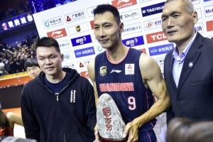 7年前的今天：廣東男籃球星易建聯(lián)迎來CBA萬分里程碑