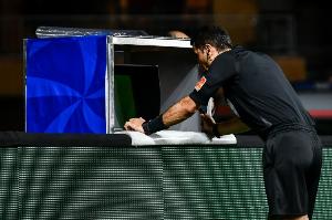 裁判因VAR能力退化？記者：這指控太過分，大家都知誤判可能出現(xiàn)