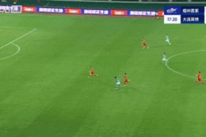 反客為主！楊銘銳冷靜扣過防守低射近角得手，大連1-0梅州