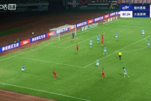 梅州連追2球！馬馬杜第87分鐘門前不慎烏龍，梅州2-2扳平大連