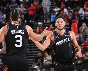 狄龍：布克突破和牽制防守球商極高 他能找到隊友&促進隊友成長