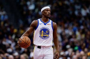 效率不高！巴特勒15中5拿到20分8板5助2斷1帽 下半場8中2