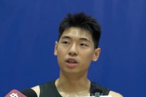 是否會害怕杜鋒？崔永熙：一開始害怕正常 杜導(dǎo)&郭導(dǎo)都很嚴(yán)肅認(rèn)真