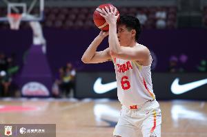 對比懸殊！上半場中國男籃三分8中1 韓國男籃16中9