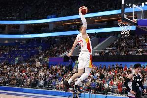 力戰(zhàn)難救主！張鎮(zhèn)麟17中6得全隊(duì)最高20分另8板2斷 2記三分險(xiǎn)翻盤