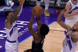 正好是我的節(jié)奏！阿門突破慢三步+歐洲步 李凱爾候個正著大帽！