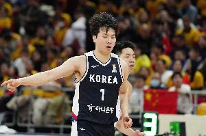 媒體人：我本以為韓國(guó)男籃已快死了 這次重生中國(guó)男籃是罪魁禍?zhǔn)? >
                                        </div>
                                    </div>
                                                                        <div   id=