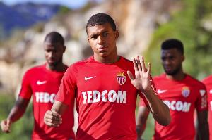 10年前的今天姆巴佩上演職業(yè)生涯首秀，至今出戰(zhàn)555場412球191助