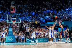 美國(guó)隊(duì)危險(xiǎn)嗎？庫(kù)里：世界正在追趕我們 但還沒(méi)有追上