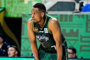 完全夢(mèng)游！祝銘震7中0僅拿2分2板2助 4犯規(guī)