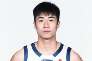 狀態(tài)糟糕！新科榜眼杜智博出戰(zhàn)20分鐘僅拿5分2助 出現(xiàn)5失誤