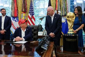 特朗普將獲得首屆國際足聯(lián)和平獎(jiǎng)，并在世界杯抽簽儀式發(fā)表講話