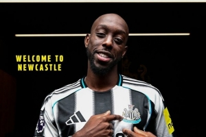 5500萬(wàn)鎊新援有望首秀，維薩首次進(jìn)入紐卡名單，以替補(bǔ)身份待命