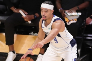 濃眉：小內(nèi)姆哈德能做出正確的判斷和決策 能滿足你對(duì)控衛(wèi)的期望