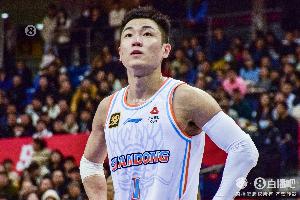 鮑威爾：高詩巖做出了非常好的表率作用 他能夠把全隊融在一起